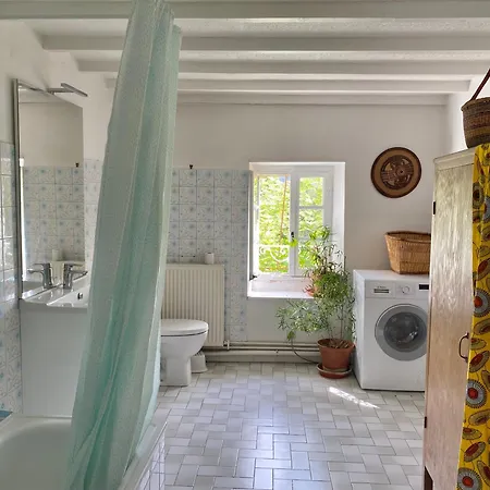 度假居 House With Garden - Center *