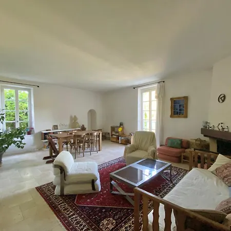 度假居 House With Garden - Center *
